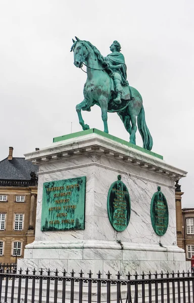 Equestrian statue of Frederik V, Copenhagen, Denmark — Stock Photo, Image