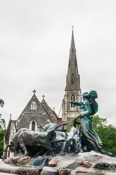 Église Saint-Alban et fontaine de Gefion à Copenhague, Danemark — Photo