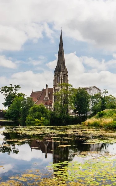 Uma visão da Igreja de St Alban em Copenhague, muitas vezes referida como — Fotografia de Stock