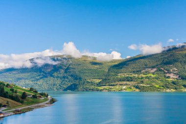 Olden, Norveç, Norveç 'in tipik yaz manzarası
