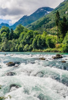 Oldeelva Nehri. Olden. Norveç