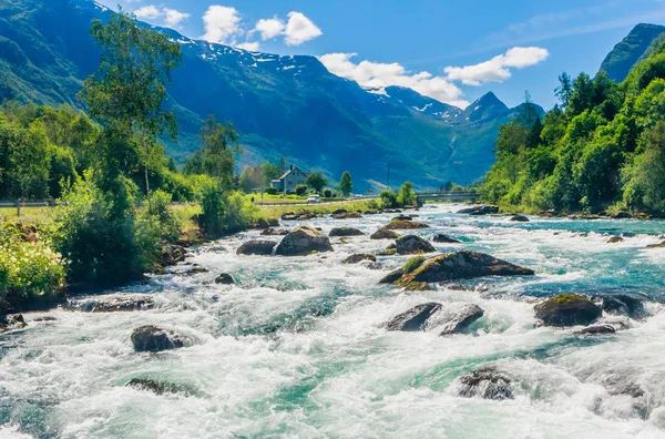 Fluss Oldeelva. Altmodisch. Norwegen — Stockfoto