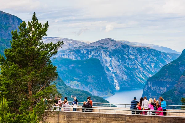 Stegastein kilátótorony, 650 méterre Aurlandsfjord felett — Stock Fotó