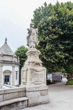 Heykel ve Capela, Descimento, Terreiro de Moises Santuario do Bom Jesus do Monte, Mount Sığınağı 'ndan Yüce İsa, Tenolar, Braga, Cavado, Norte, Portekiz.