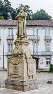 Bom Jesus do Monte, Braga, Portuga 'nın önündeki heykel