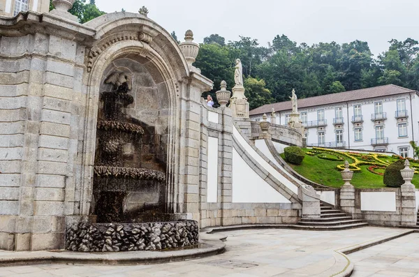 Fontanna Przy Schodach Kościoła Bom Jesus Braga Portugalia — Zdjęcie stockowe