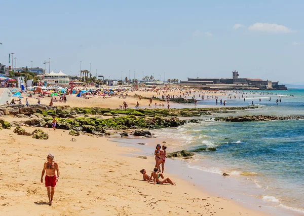 Der Strand Von Carcavelos Und Die Festung Von Sao Juliao — Stockfoto