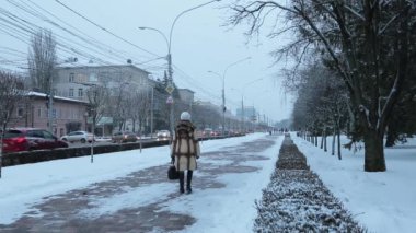 Stavropol, Rusya - Şubat 2018: Stavropol Merkez sokaklarda kış.