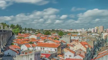 Lizbon şehrindeki tarihi su kemeri 18. yüzyılda Portekiz 'de inşa edildi.