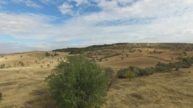 Stavropol bölge. Rusya. Beyaz tepeler, sonbahar yatay.