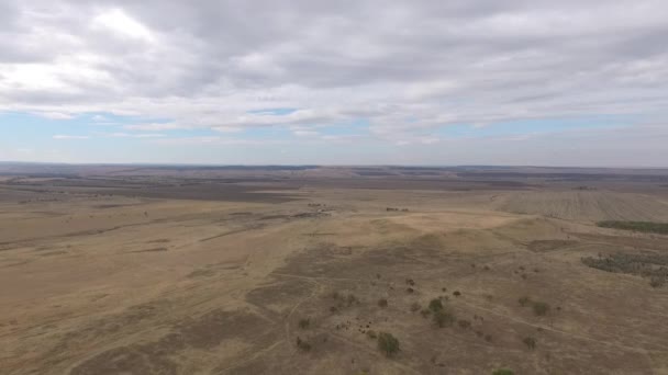 Regio van Stavropol. Rusland. Herfst landschap met Kaukasische heuvels. — Stockvideo