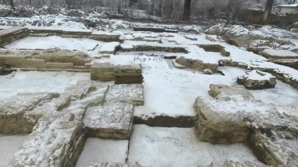 Раскопки старого православного храма — стоковое видео