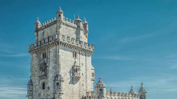 Lizbon, Portekiz. Belem Kulesi Torre de Belem Tagus Nehri ağzında bulunan bir kuledir olduğunu. — Stok video