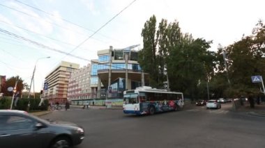 Stavropol, Rusya - Ekim 2017: Stavropol merkezi sokak akşam.