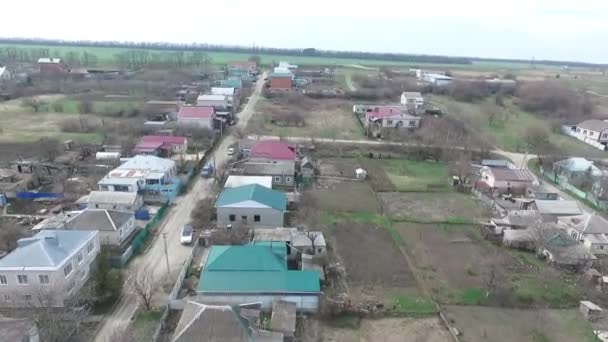 Маленькие пахотные участки в маленьком городке — стоковое видео