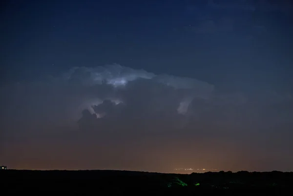 Fulmine Lampeggia Cielo Durante Forte Temporale — Foto Stock