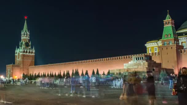 Vista nocturna de la Plaza Roja de Moscú, el Mausoleo de Lenin y el edificio del Gobierno ruso — Vídeos de Stock