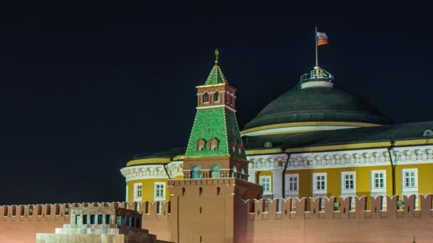 Vista nocturna de la Plaza Roja de Moscú, el Mausoleo de Lenin y el edificio del Gobierno ruso — Vídeo de stock