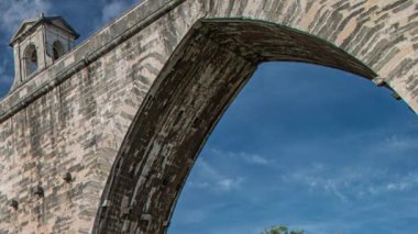 Su kemeri Aguas livre Portekizce: Lizbon, Portekiz tarihi bir su kemeri Aqueduto das Aguas livre 