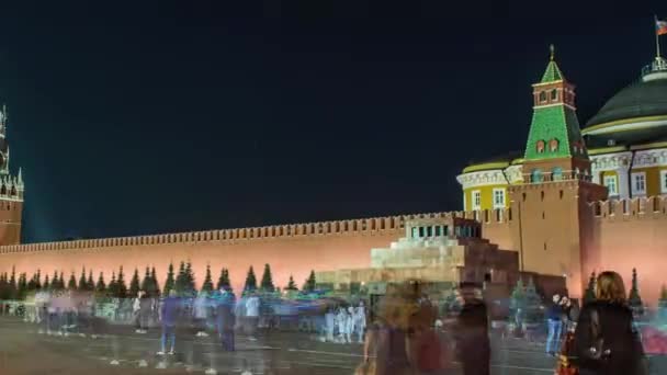 Natt bild av Moskva Röda torget, Mausoleum av Lenin och ryska regeringen byggnad — Stockvideo