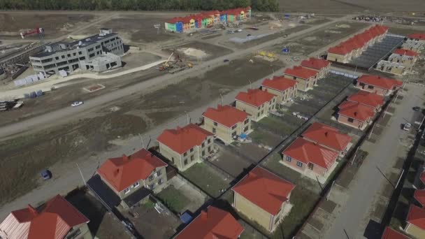 หมู่บ้านกระท่อมใหม่ย่านชานเมืองใหญ่ — วีดีโอสต็อก