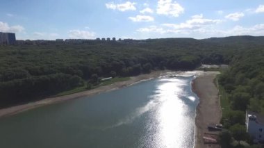 Stavropol, yatay, tepeler ve göl. Rusya.