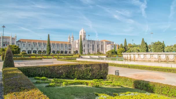 Mosteiro dos Jerónimos, situado en el distrito de Belem de Lisboa, Portugal . — Vídeos de Stock