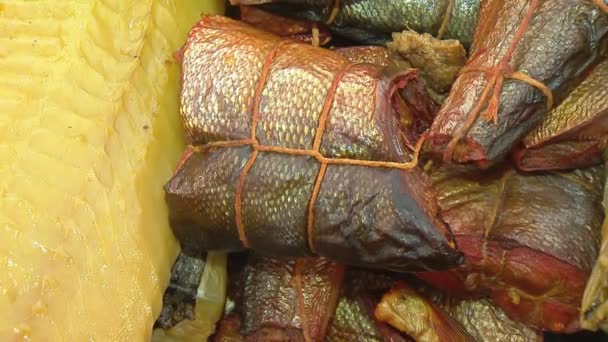 Variety of sea fishes on the counter in a fish shop. — Stock Footage Variety of sea fishes on the counter in a fish shop. Stock Video