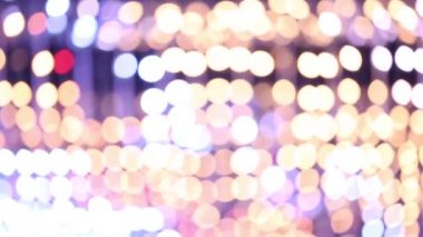 Yeni yıl ve Noel aydınlatma ile dekore edilmiş şehir Bulvarı