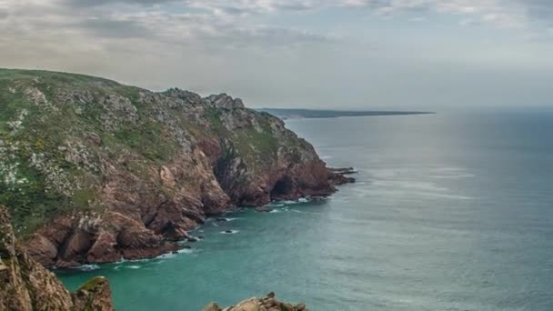 Το Cabo da Roca "Cape Roca" αποτελεί τη δυτικότερη ηπειρωτική χώρα της ηπειρωτικής Ευρώπης. Πορτογαλία — Αρχείο Βίντεο