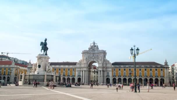 Commerce Square, Ornate diadalív vagy Arco da Rua Augusta. Lisszabon, Portugália. — Stock videók