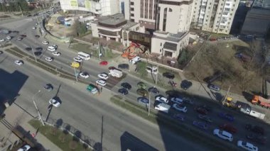 Şehir merkezi, arabalı cadde. Rusya, Stavropol.