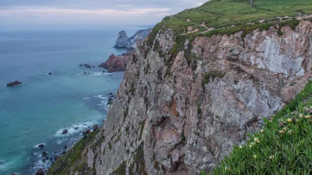 Cabo da Roca "Cape Roca" utgör det västligaste fastlandet i kontinentala Europa. Portugal — Stockvideo