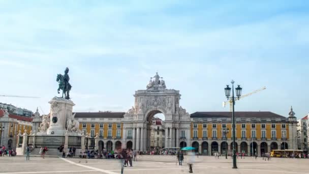 Piazza del Commercio, arco trionfale Ornato o Arco da Rua Augusta. Lisbona, Portogallo. — Video Stock