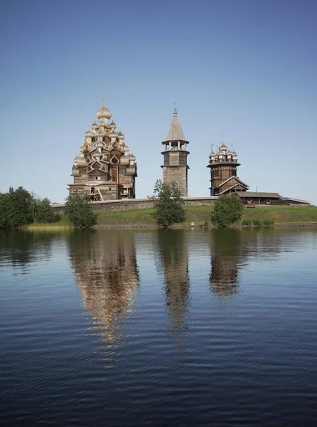 Kizhi island. Church of The Transfiguration built in the early 18th century. Onega lake, Karelia, Russia. — Stock Photo, Image