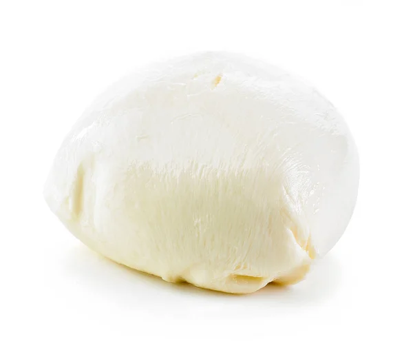 Queso mozzarella sobre fondo blanco — Foto de Stock