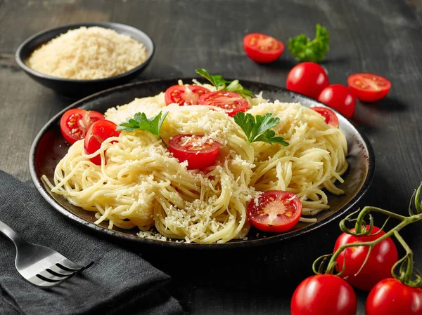 Talíř na těstoviny špagety — Stock fotografie