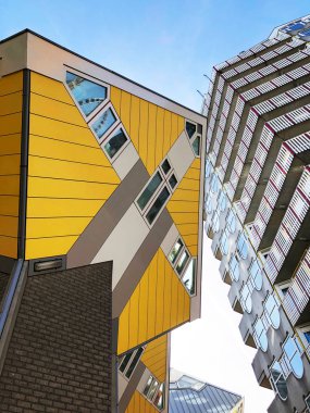 Rotterdam, Hollanda - 29 Eylül 2018: Küp evler Rotterdam Overblaak Caddesi üzerinde