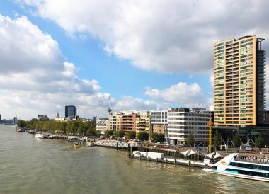 Rotterdam, Hollanda - 30 Eylül 2018: panoramik Rotterdam Erasmus Köprüsü'nden