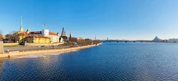 Панорамный вид на город Рига, Латвия — стоковое фото