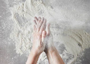 un hareket elleriyle Baker