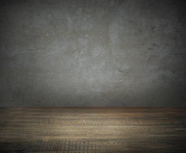 Eski ahşap mutfak masasında