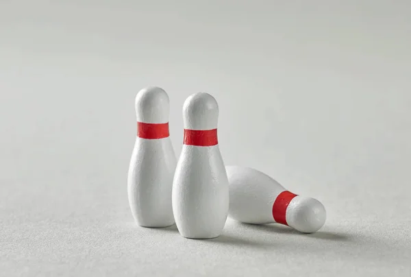 Drie bowling pinnen — Stockfoto