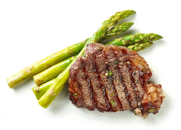 Steak panggang dan asparagus — Stok Foto
