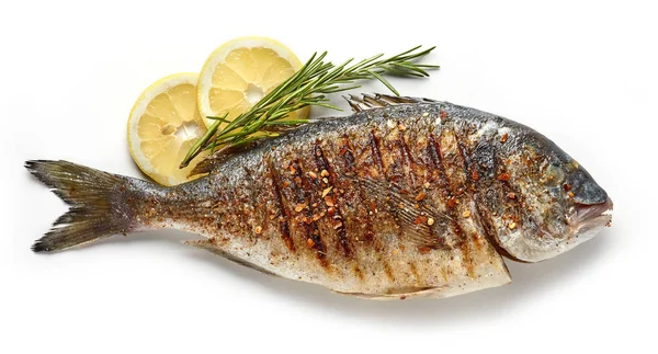 Roston sült hal, fehér háttér — Stock Fotó