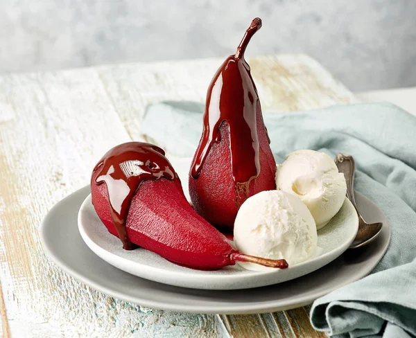 Pears poached in red wine — Stock Photo, Image