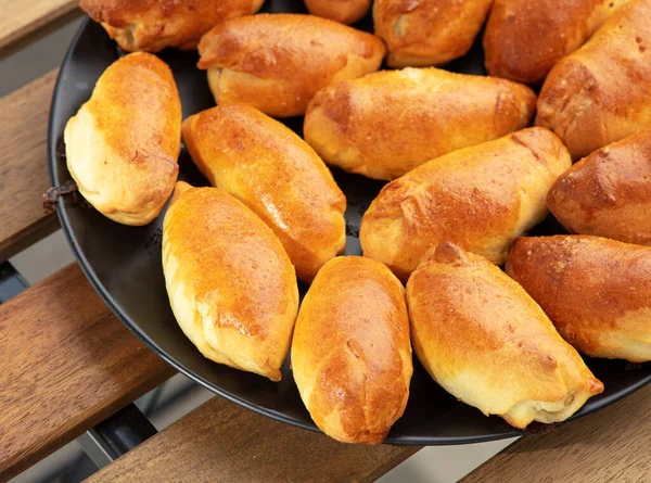 Plate Freshly Baked Meat Buns Wooden Table — Stock Photo, Image