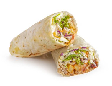 beyaz arkaplanda izole edilmiş doner kebap dürümü, tortilla
