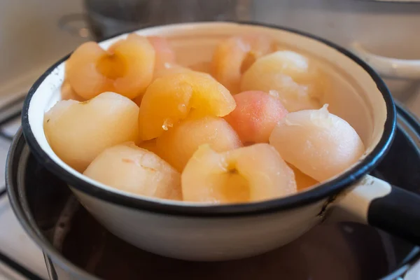 Freshly Boiled Peeled Hot Apples Colander — Stock Photo, Image