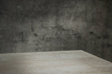 boş gri tablo ve siyah duvar arkaplanı